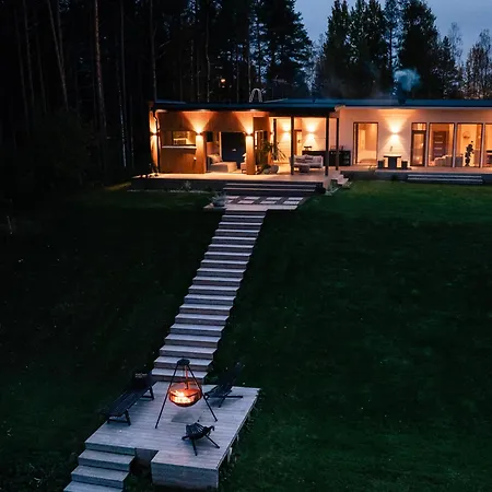 Villa Lapland Riverside Escape *